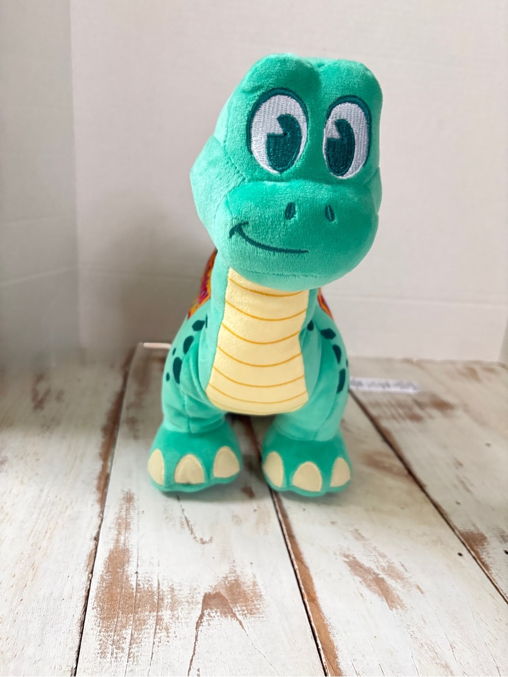 Chester & Hester's Dino-Rama rare plush Disney Animal  Kingdom dinosaur prize